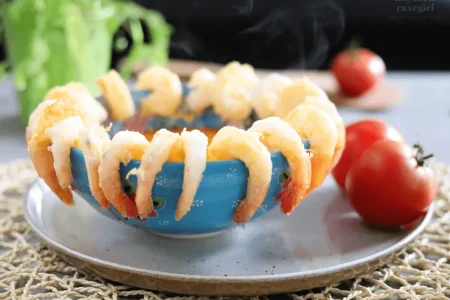 keto krewetki z ostrym dipem pomidorowym